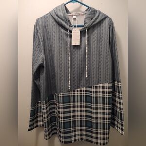 Women's Gray Cable-Knit Hoodie with Plaid Hem